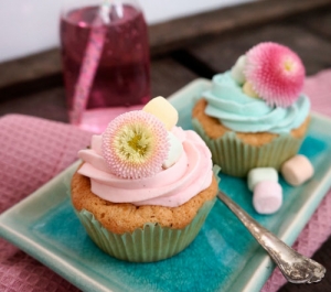 Spring blueberry/raspberry cupcake