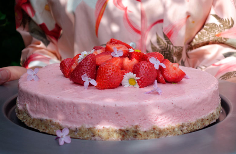 Frozen strawberry cheesecake