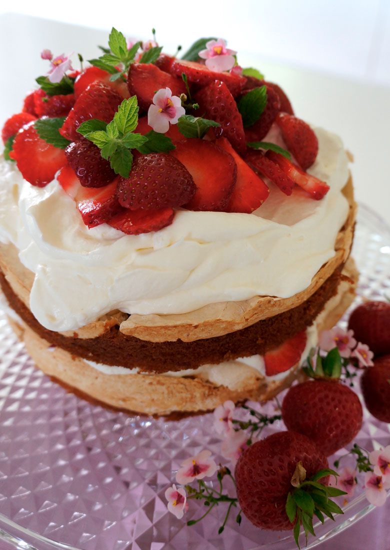 Strawberry meringue layer cake